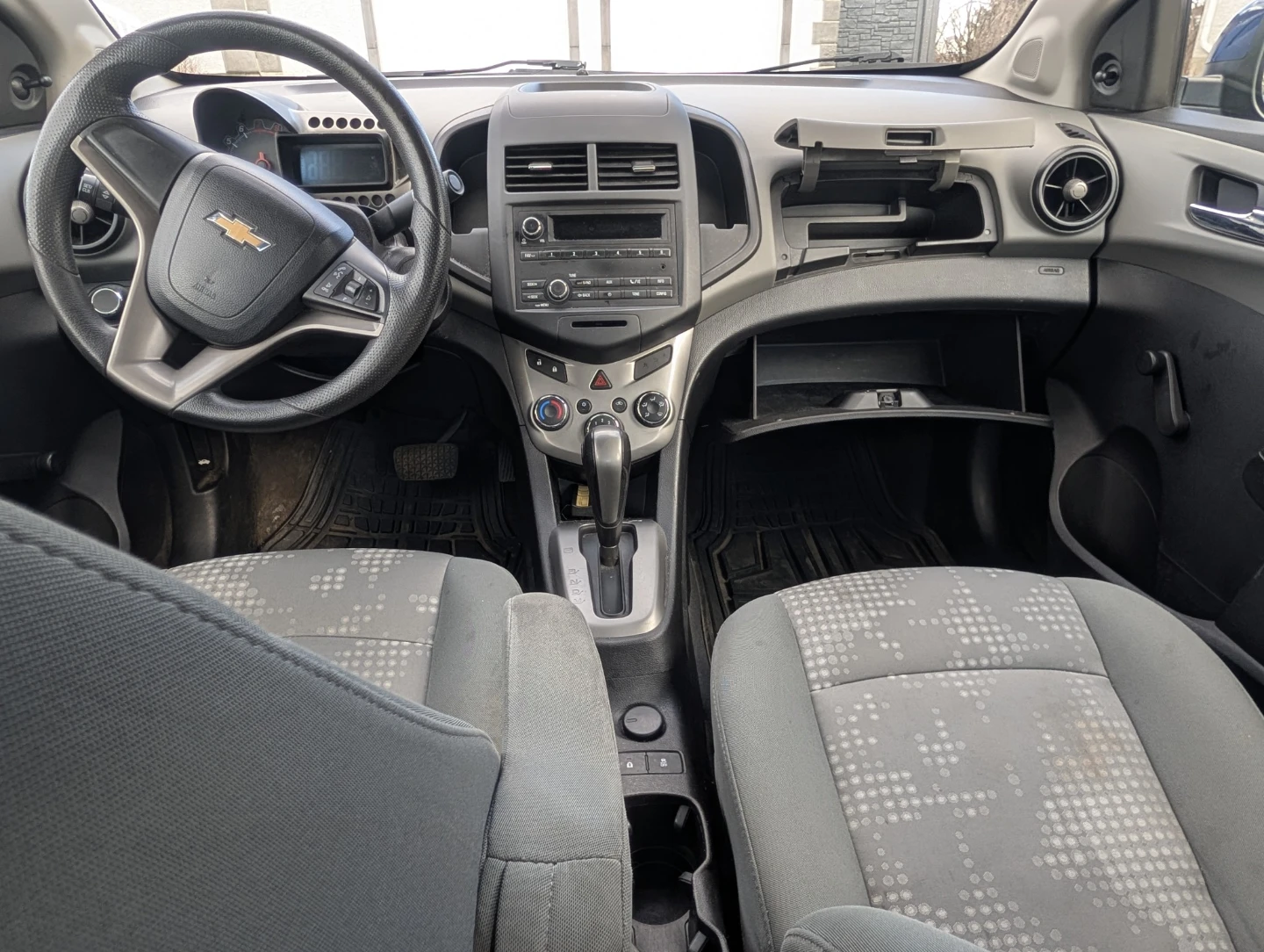 2013 Chevrolet Sonic Sedan - Great on gas - photo 5