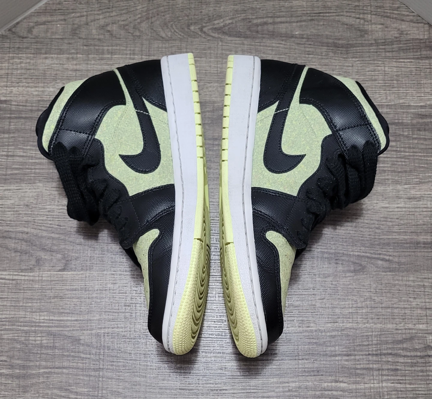 Air Jordan 1 Mid SE 'Light Lemon Twist' Shoes - photo 4