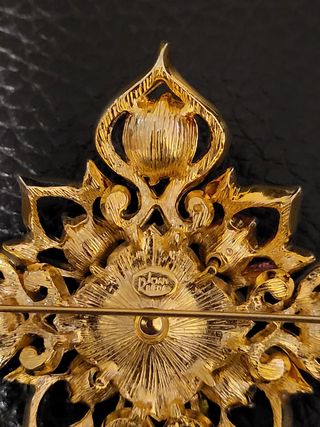 Vintage signed Joan Rivers Brooch 22K gold plated - photo 4