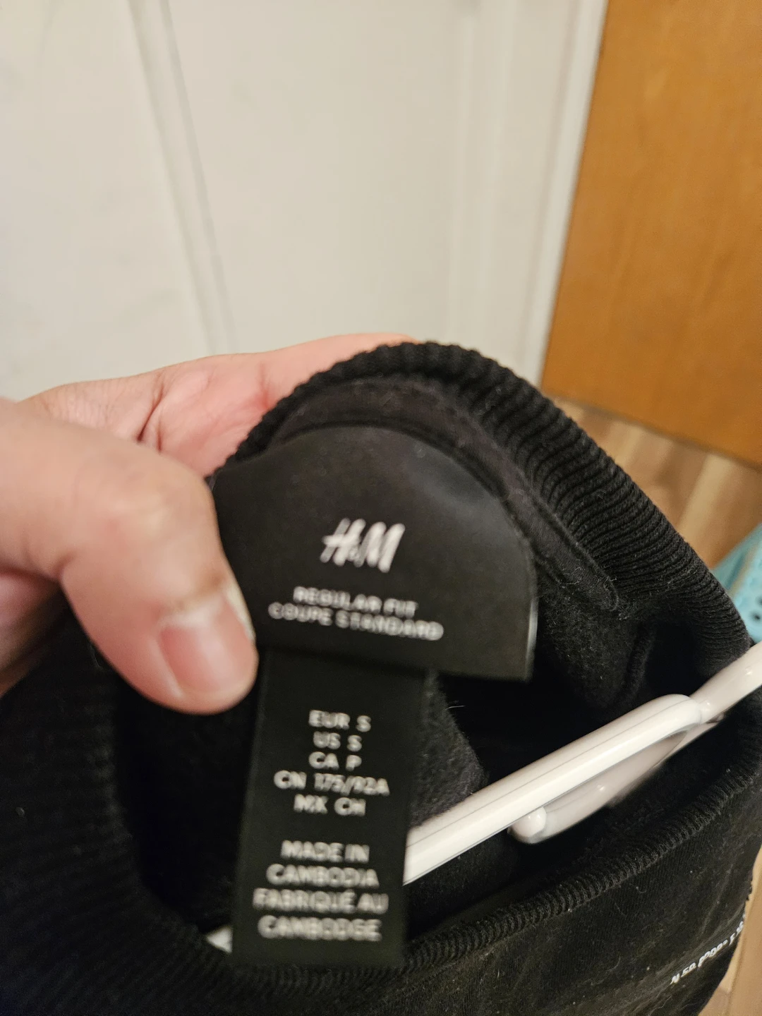 H&M Black Crewneck Sweatshirt Size S - photo 3