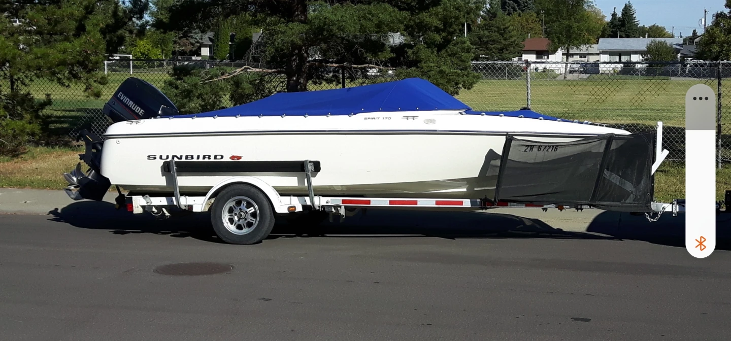 Sunbird Spirit 170 Boat with Evinrude Outboard Motor