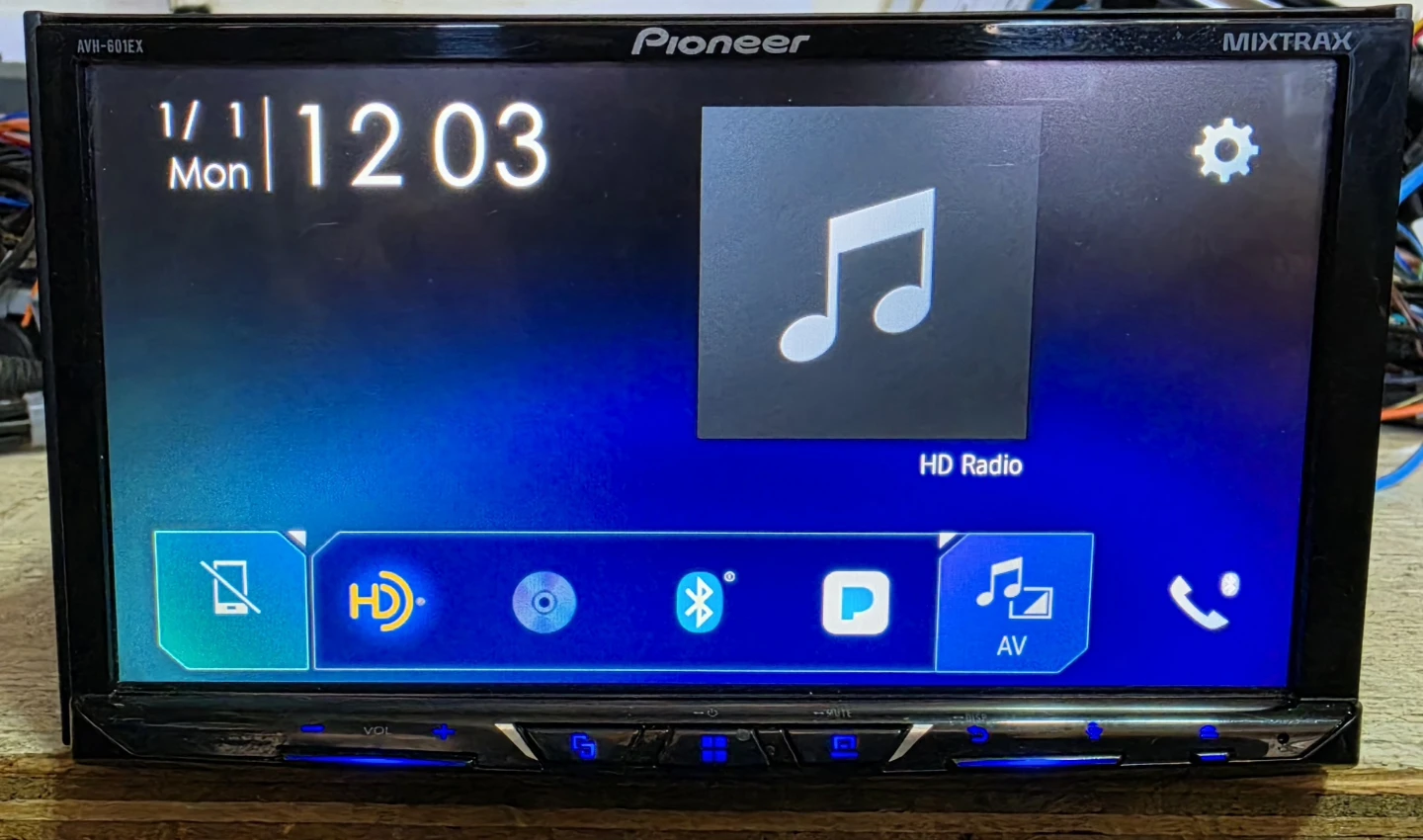 Pioneer Bluetooth double din stereo