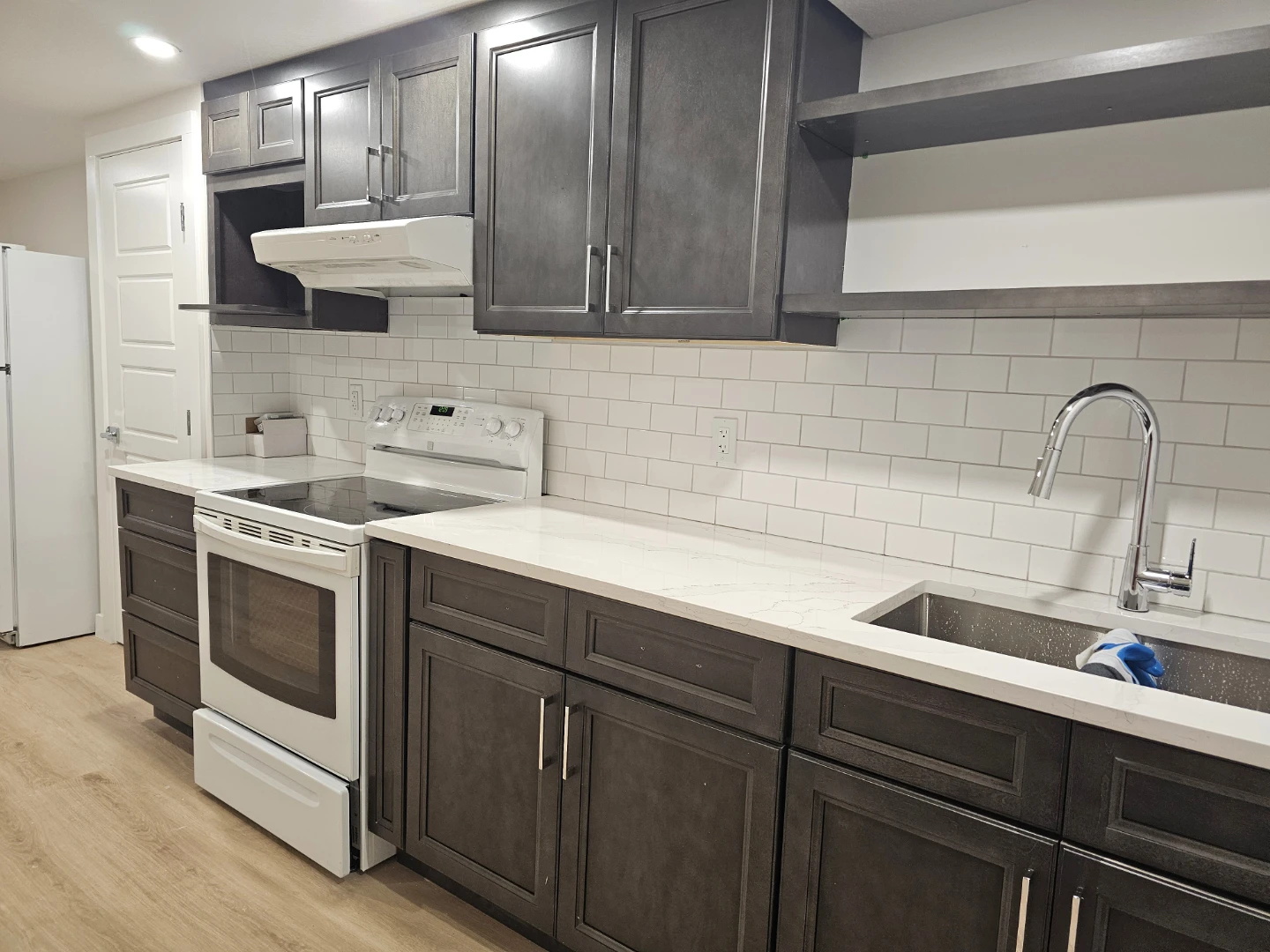Newly Renovated Basement Suite with Kitchen and Bathroom