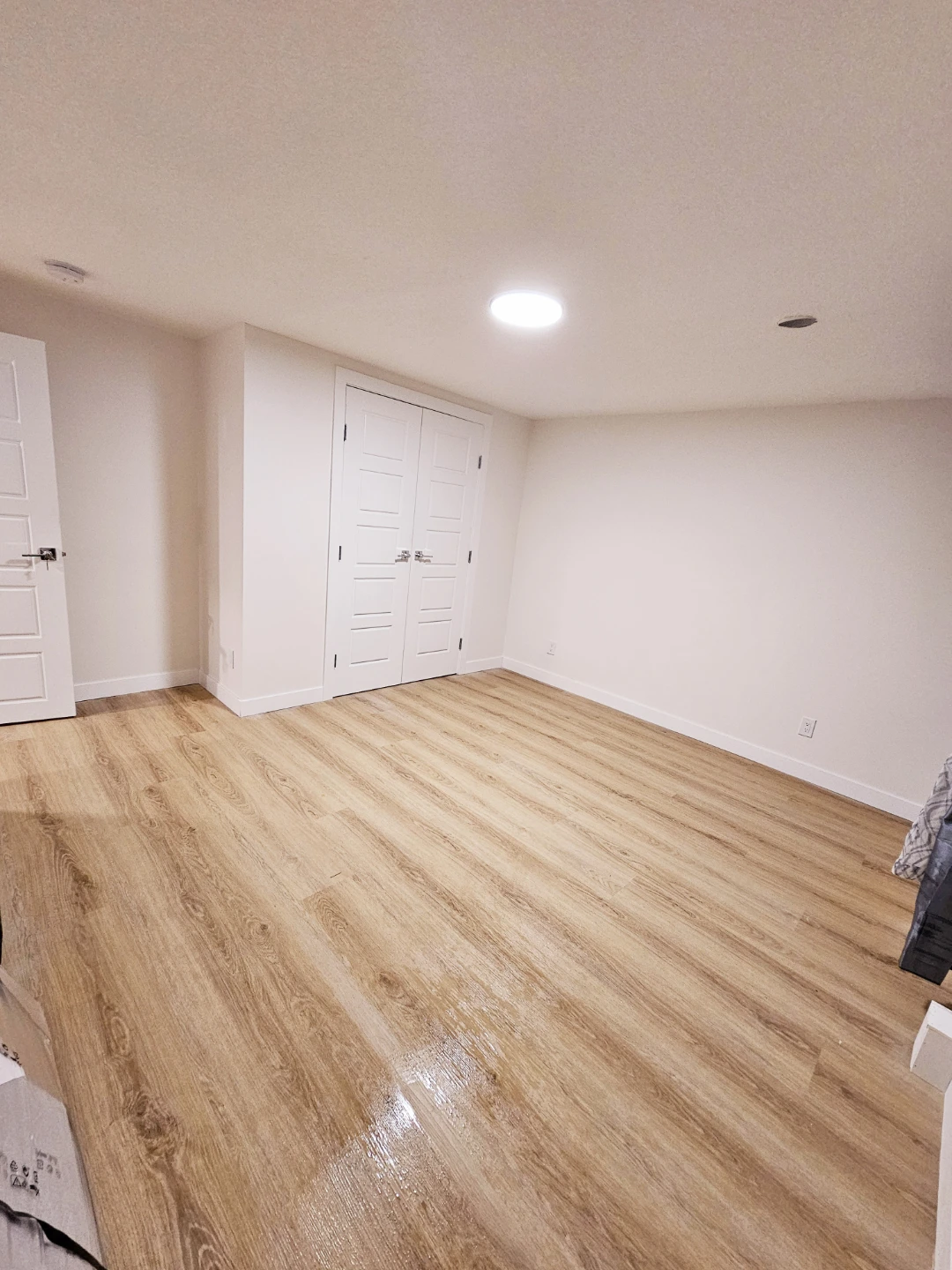 Newly Renovated Basement Suite with Kitchen and Bathroom - photo 3