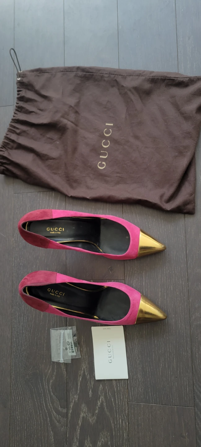 Gucci Shoes Pink Suede  Gold Cap Toe Pumps 9.5 size - photo 4