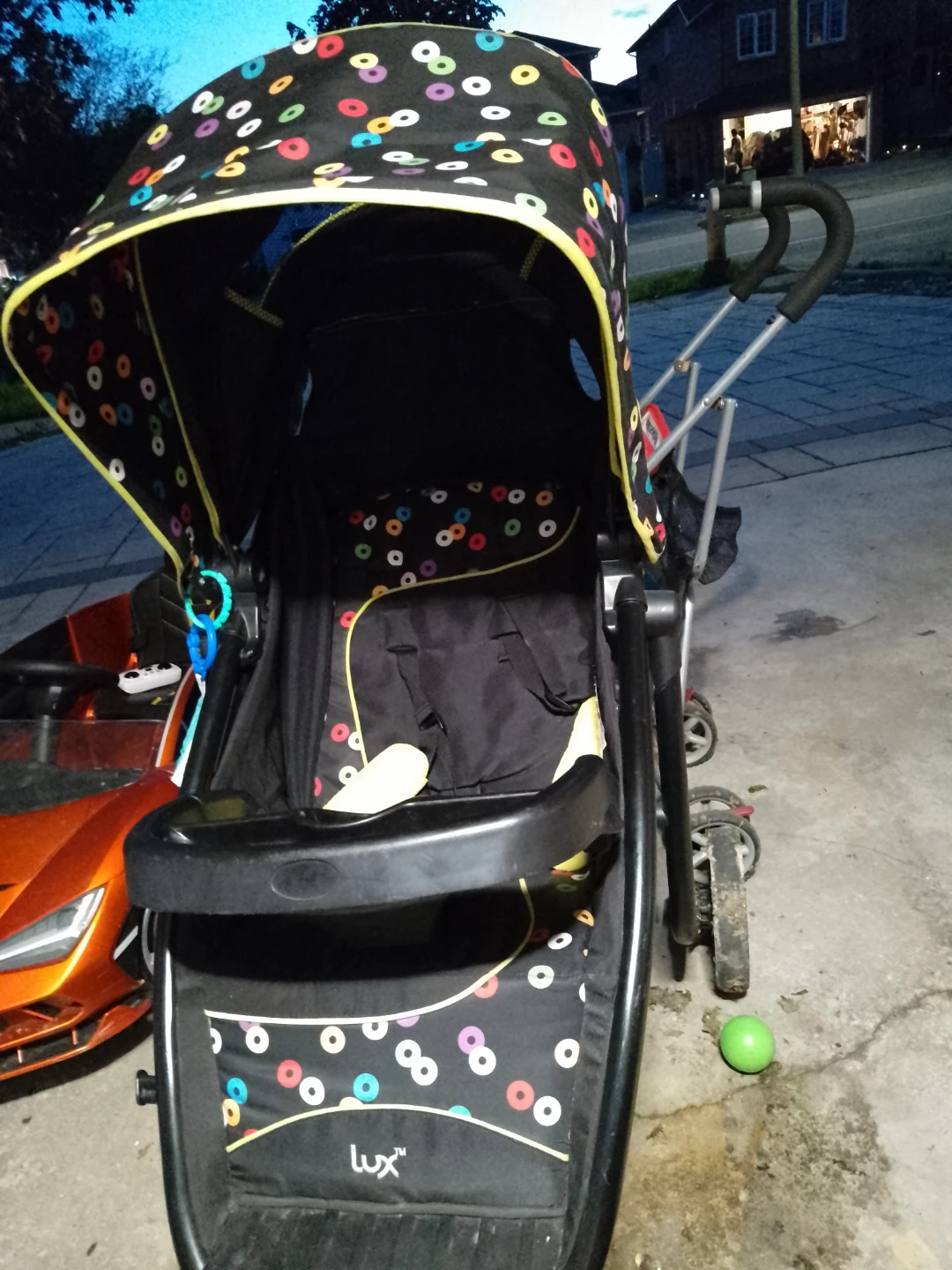 Lux Stroller with Fun Donut Pattern - photo 3