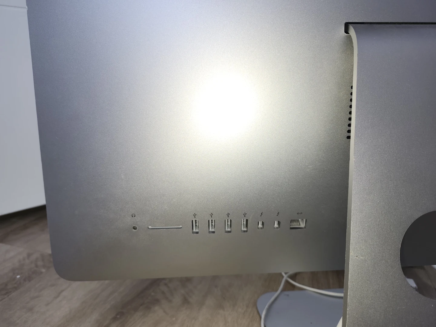 Apple iMac 2014 gen 21.5 inch ,All-in-One Desktop Computer - photo 2