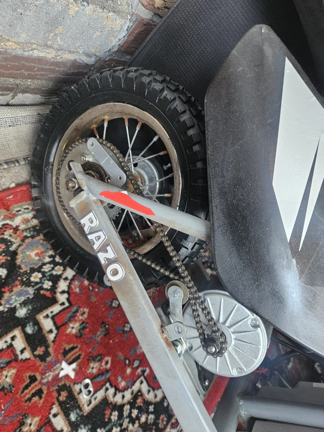 Razor MX  max E 350 Dirt Rocket Electric Motocross Motorcycle - photo 3
