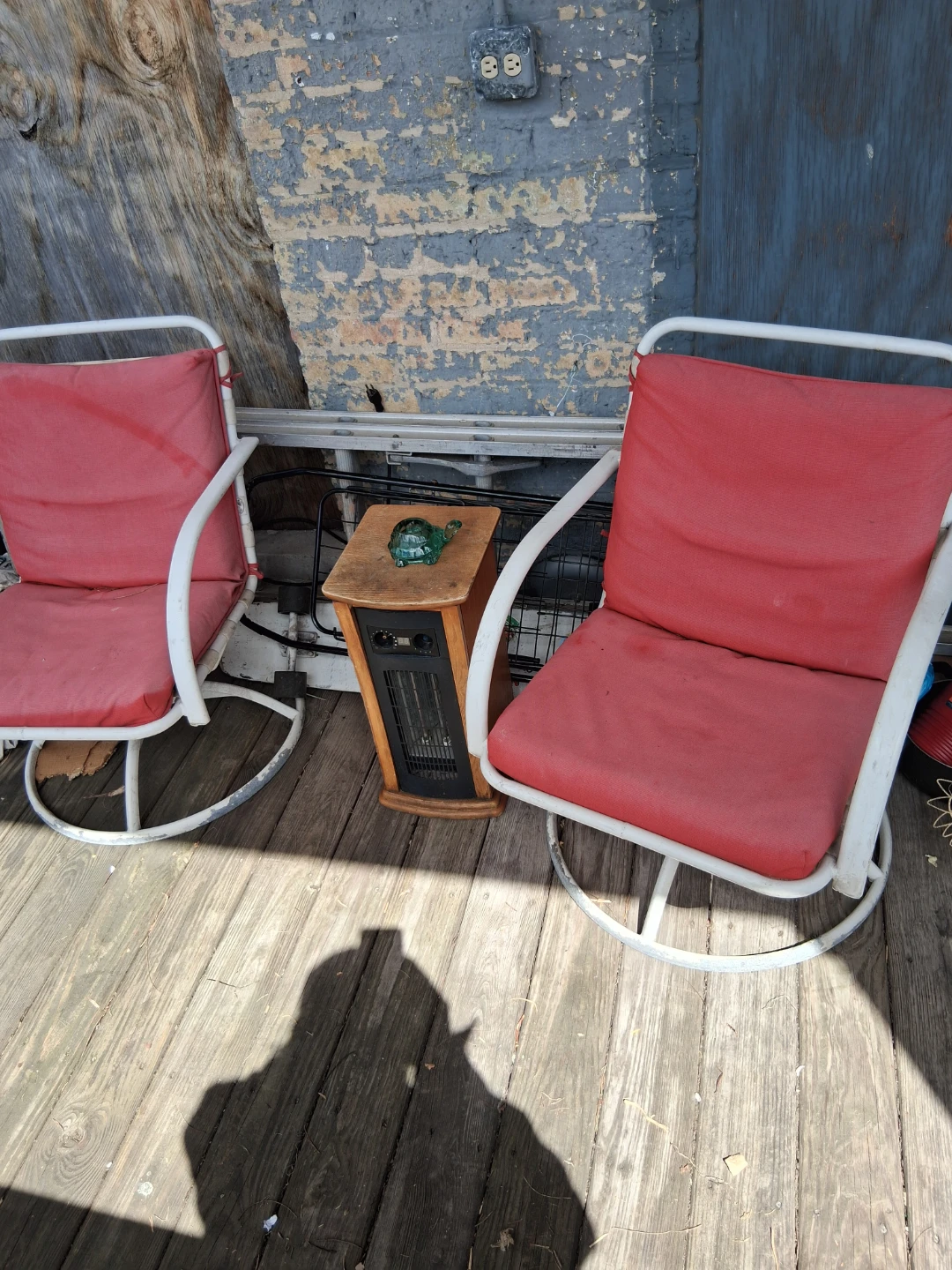 Set of 2 Swivel Patio Chairs with Red Cushions - photo 2