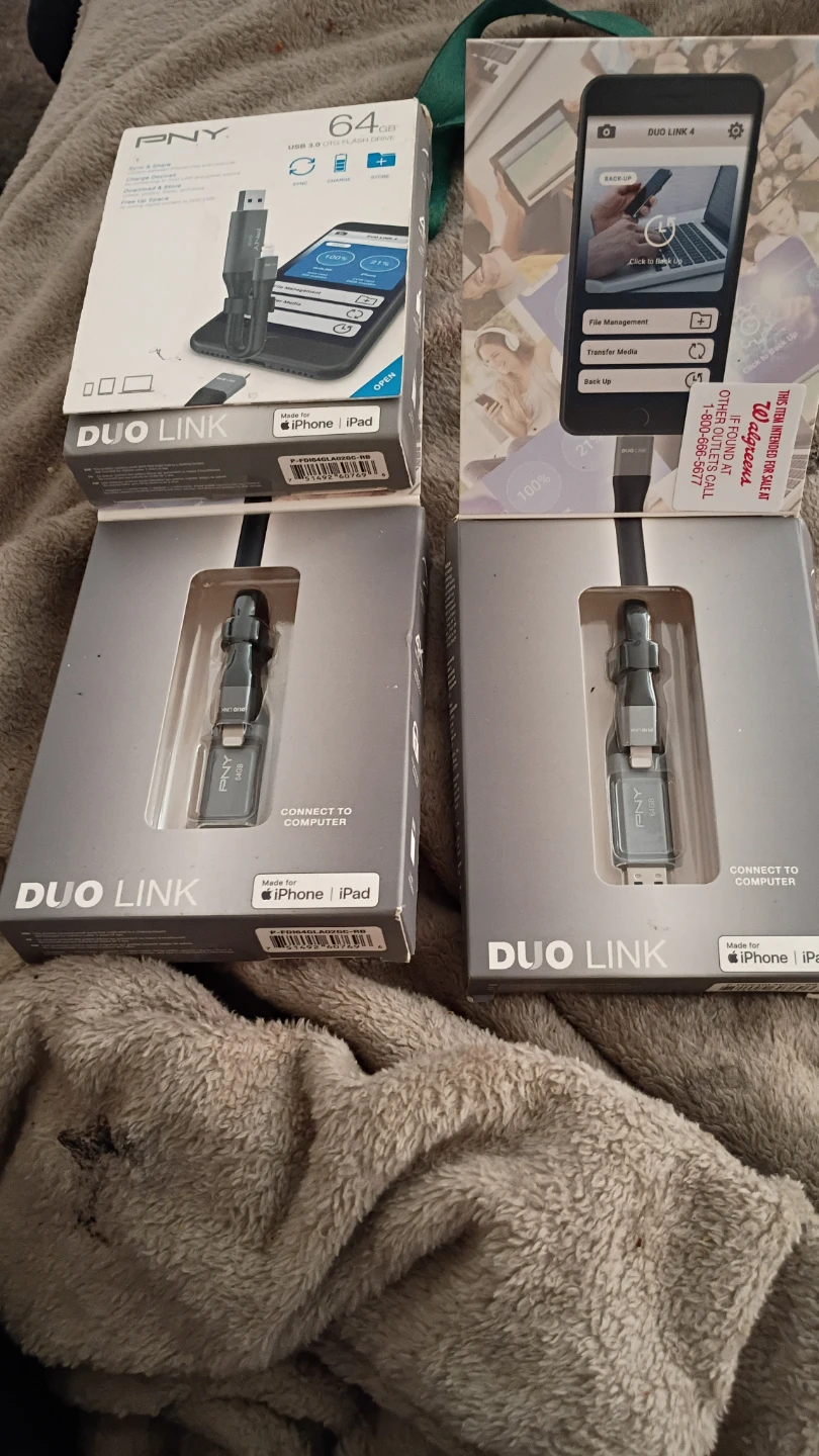 PNY Duo Link 64GB USB 3.0 OTG Flash Drive for iPhone/iPad