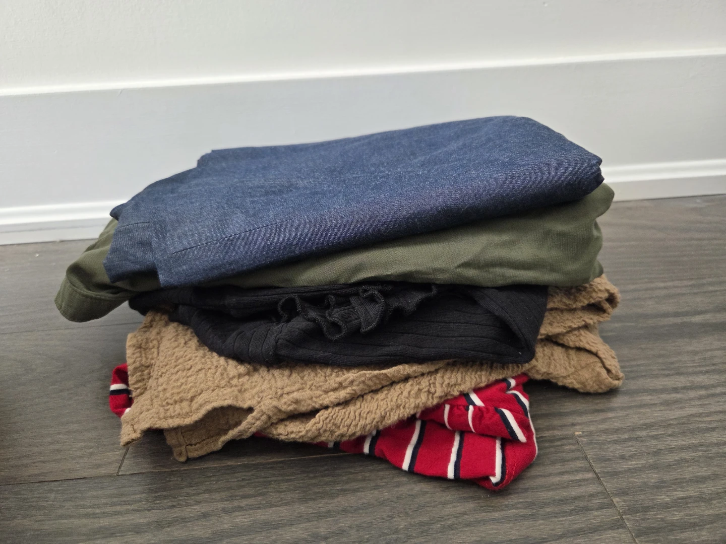Bundle (4 tops, 1 dress)