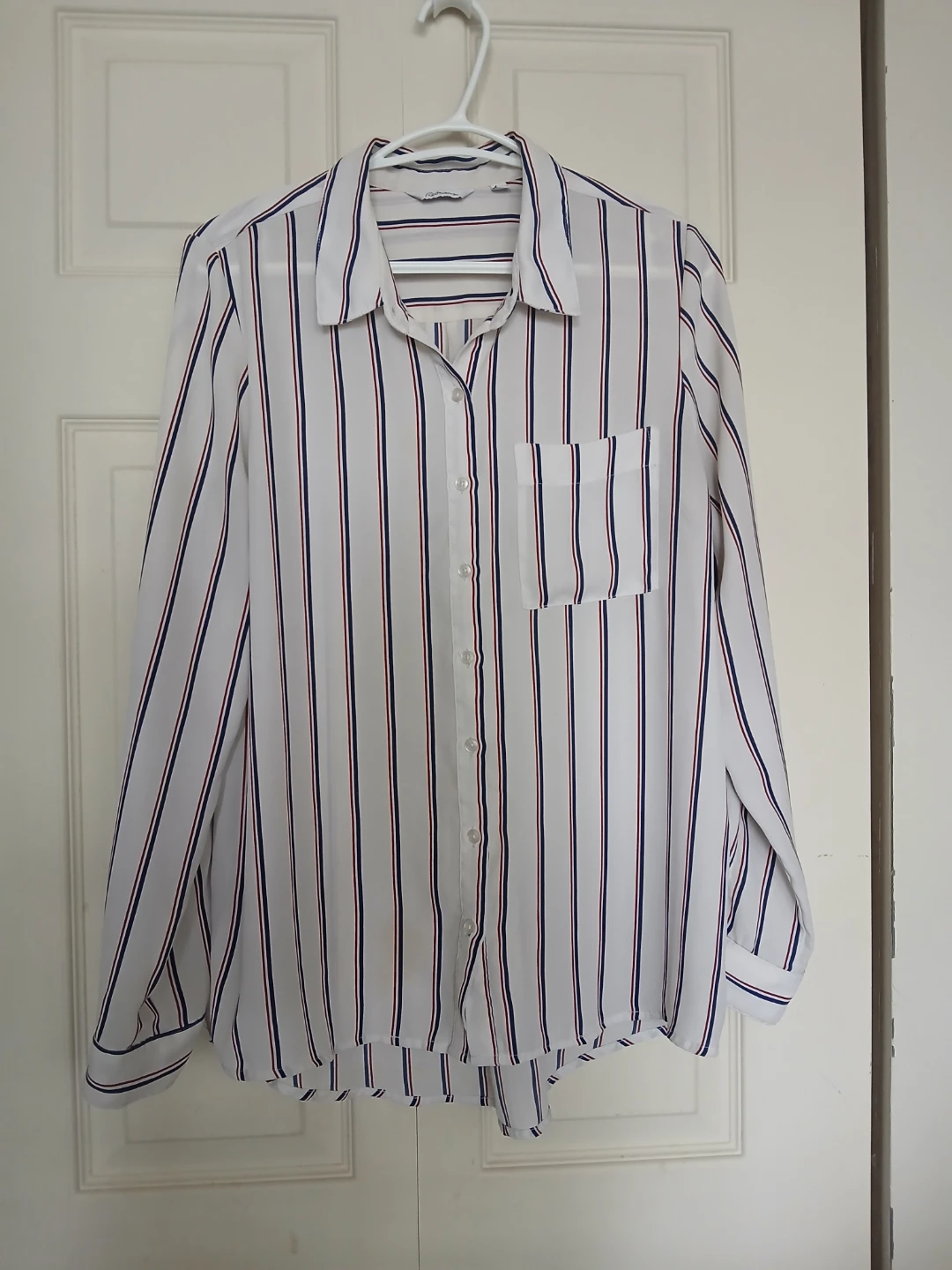 Reitmans striped button up long sleeve, size medium (M)