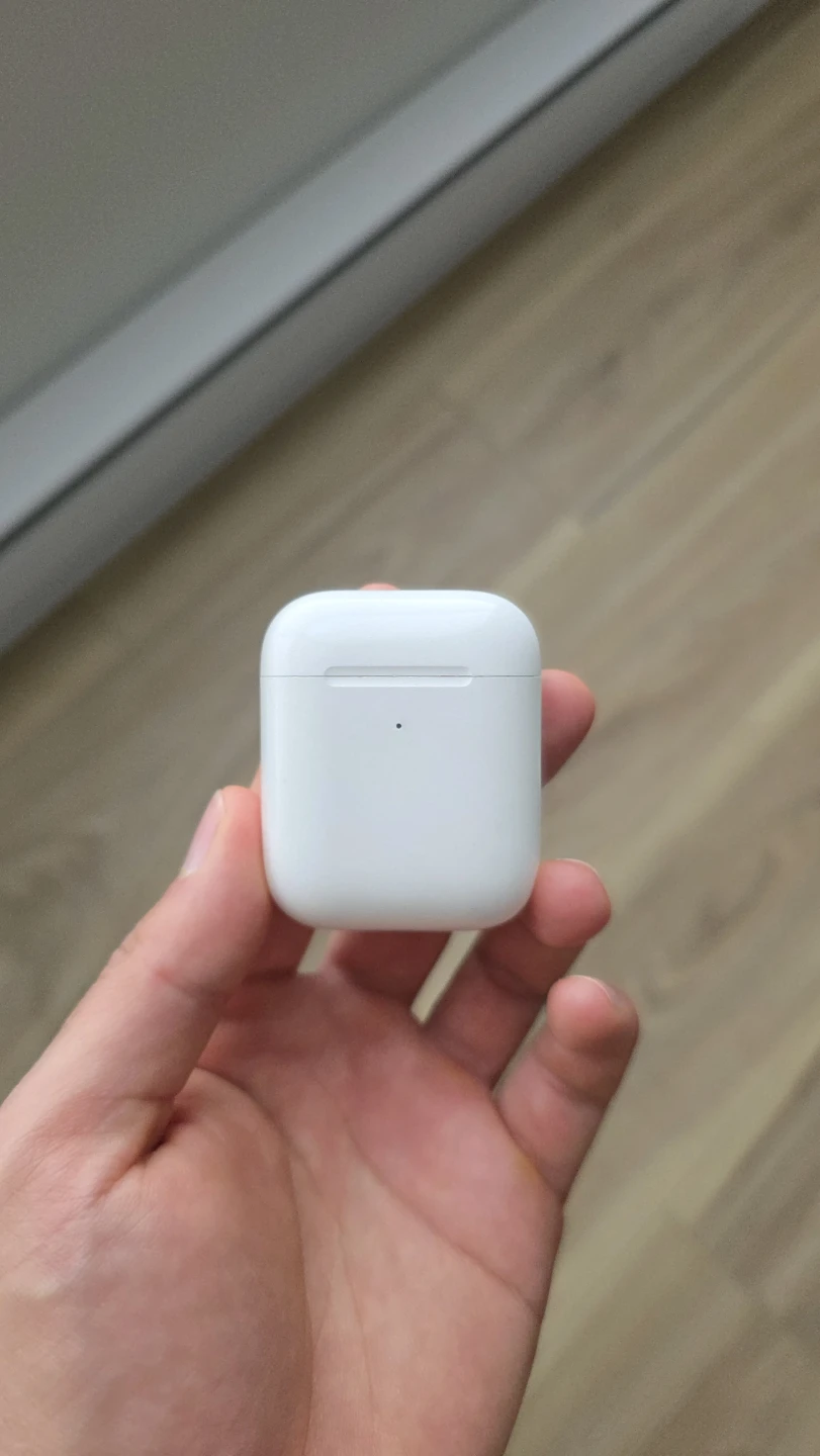 Apple AirPods Charging Case (First Gen)