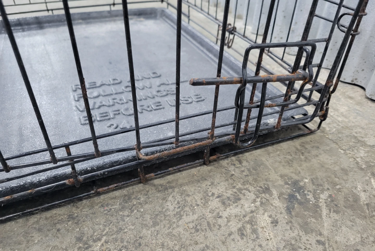 Pet Carrier Dog Crate with Tray - photo 3