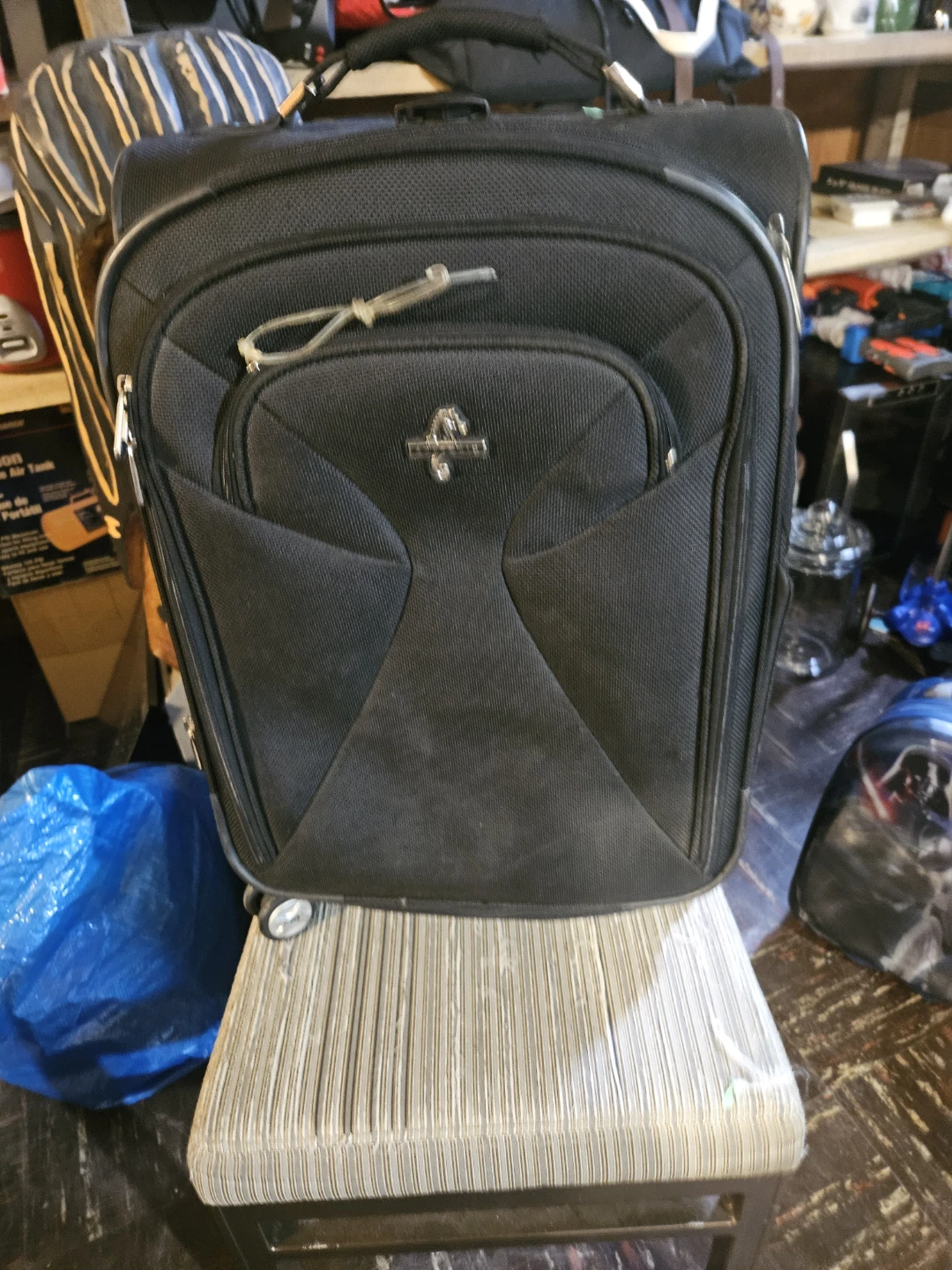 Atlantic Black Rolling Suitcase - photo 3