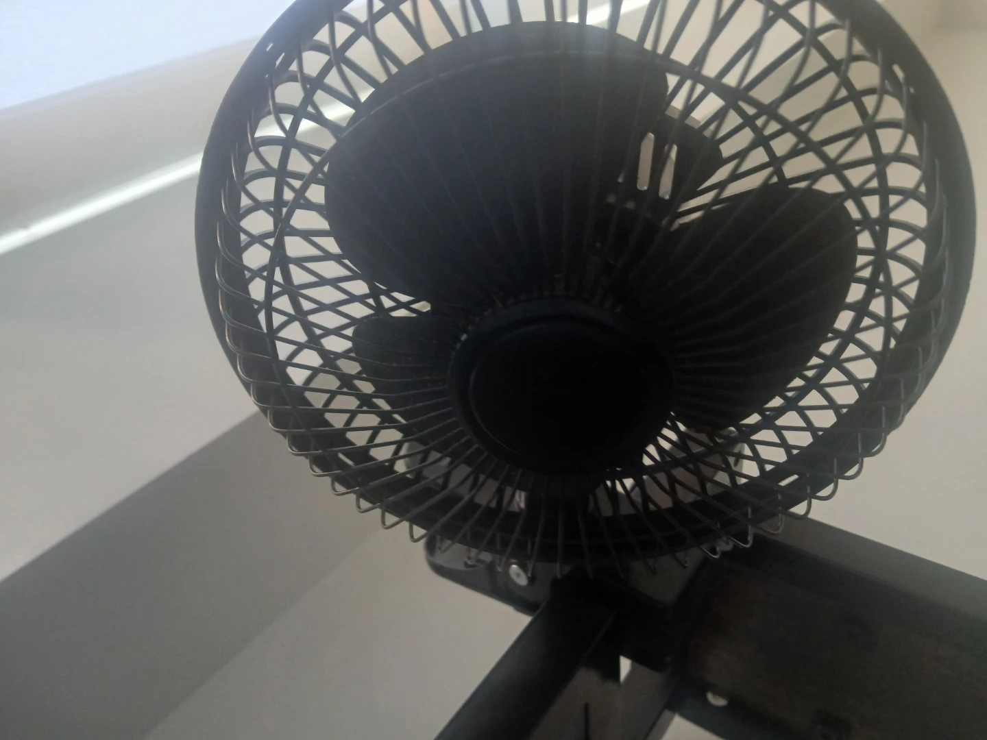 Black Desk Fan stopped working