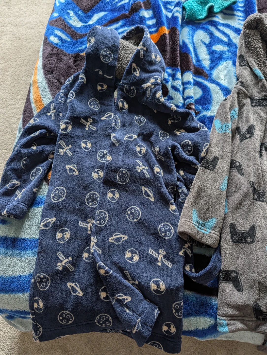 Boys Fleece Robes (2) - Space & Gaming Themes - photo 3