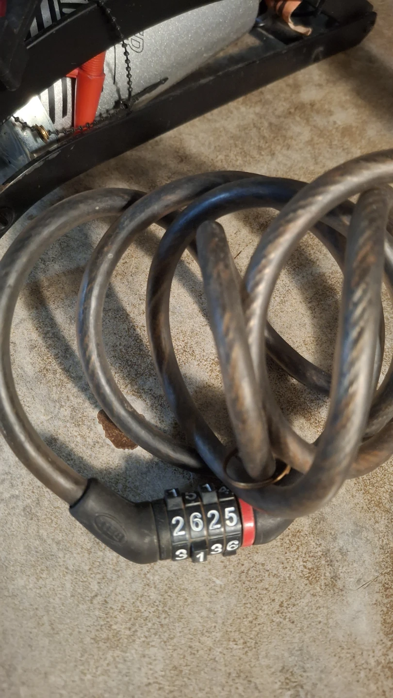 Bell Air Stomper 200 Bicycle Floor Pump with Cable Lock