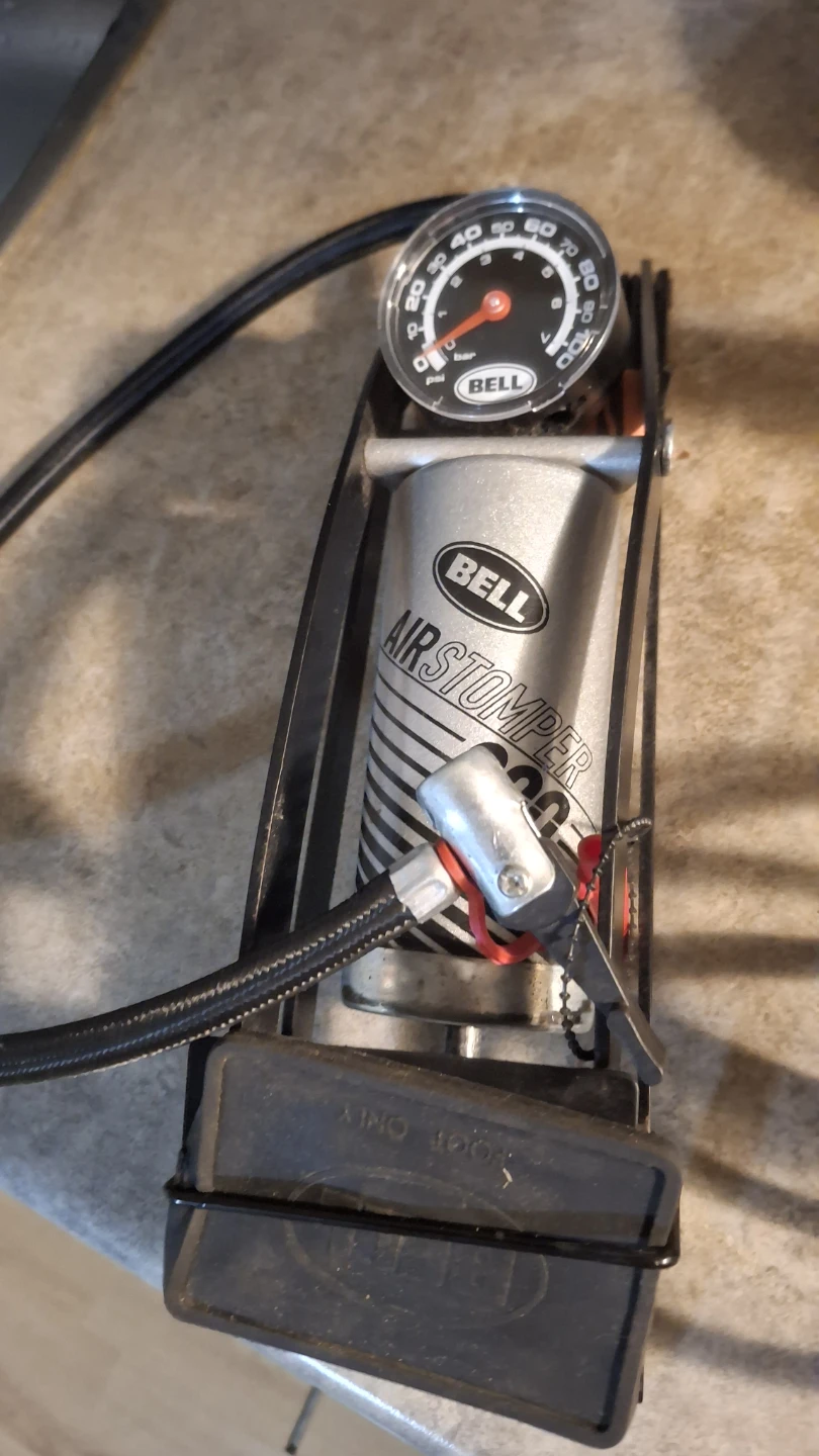 Bell Air Stomper 200 Bicycle Floor Pump with Cable Lock - photo 3