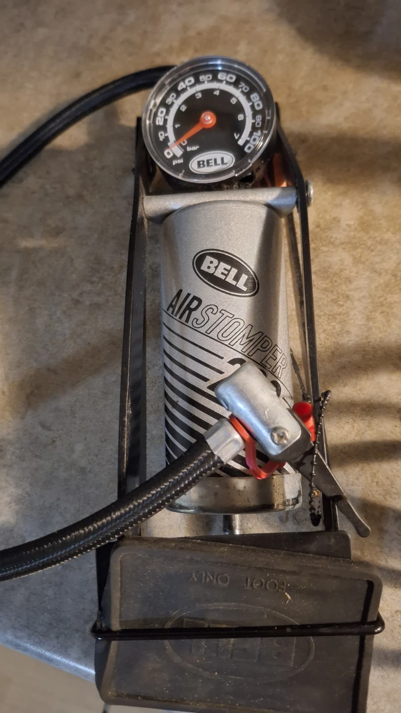 Bell Air Stomper 200 Bicycle Floor Pump with Cable Lock - photo 4