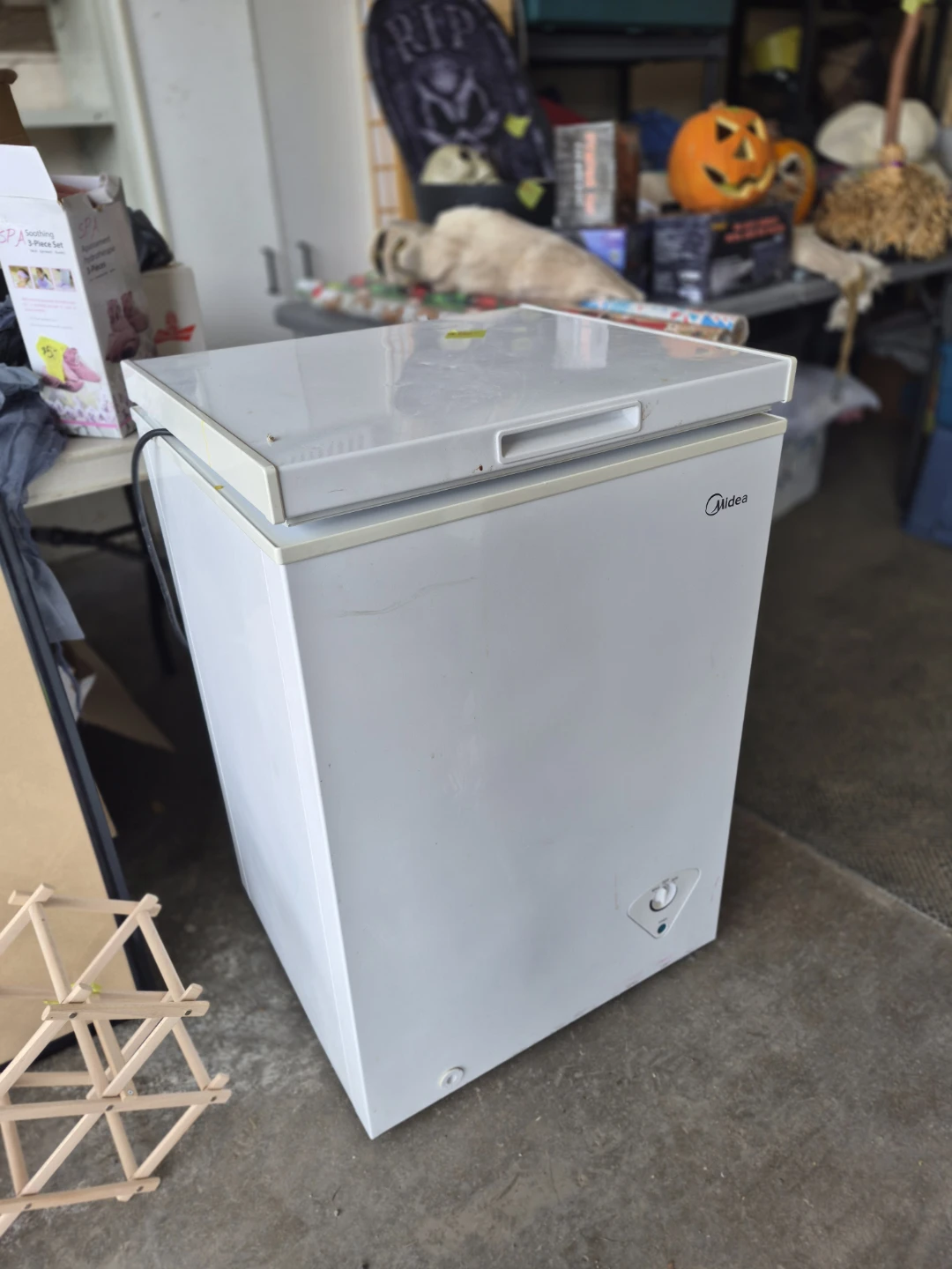 Midea Chest Freezer