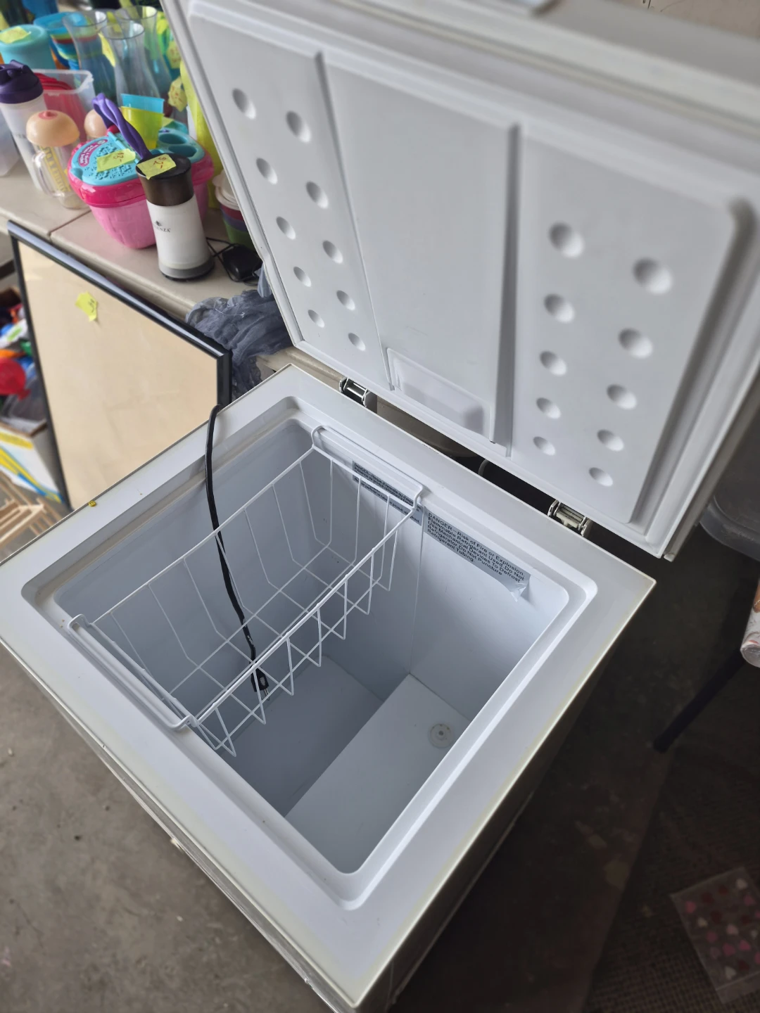 Midea Chest Freezer - photo 3