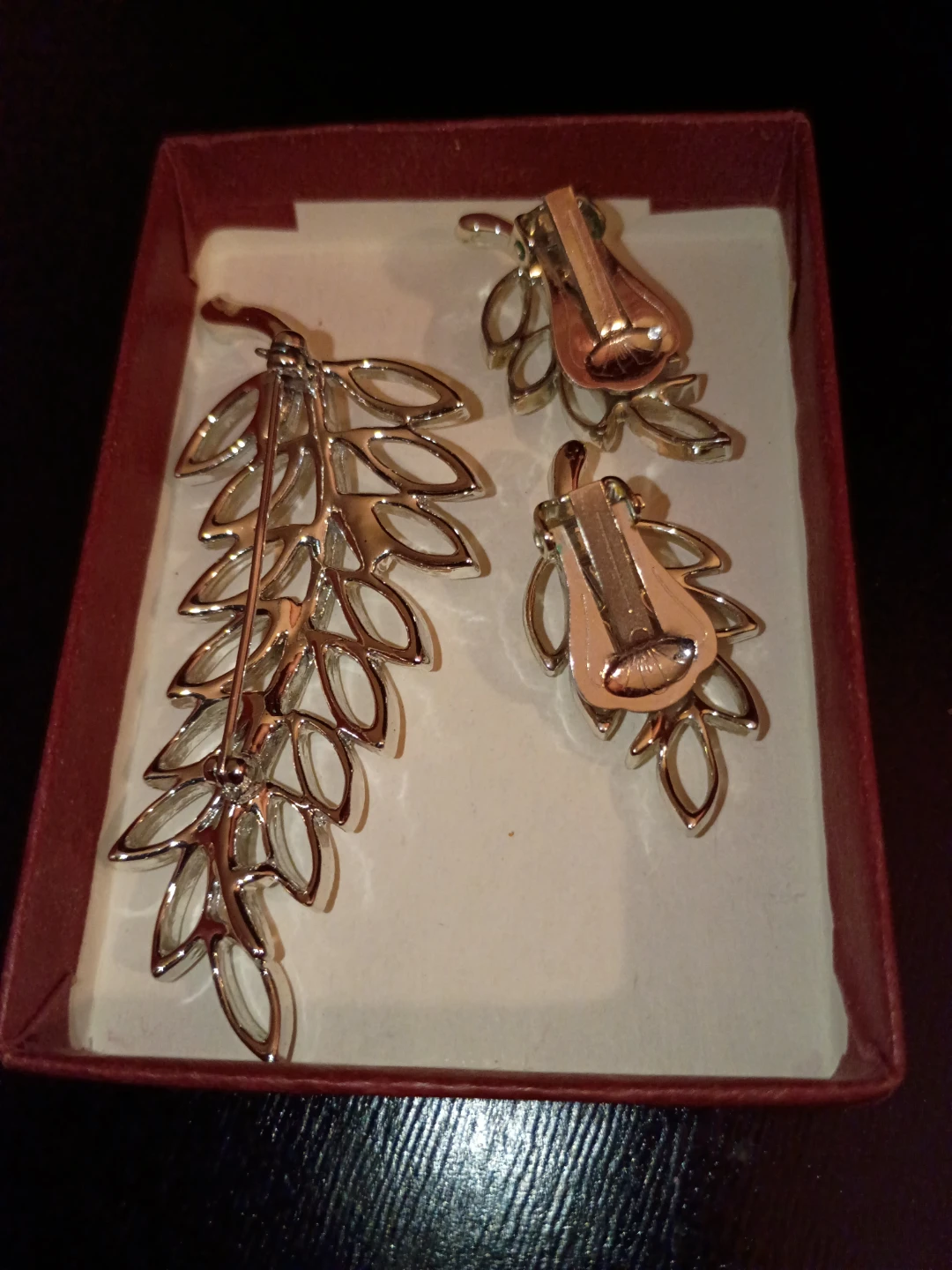 Leaf Brooch and Earring Set - photo 2