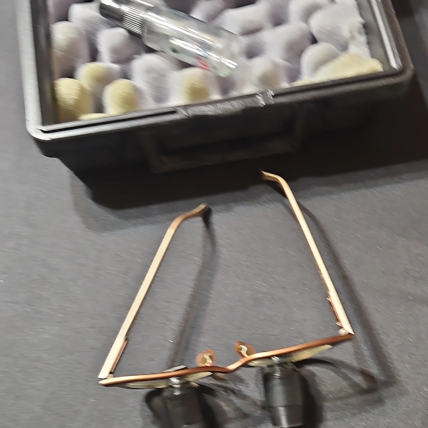 Surgical protective glasses with magnifying Loupes - photo 5
