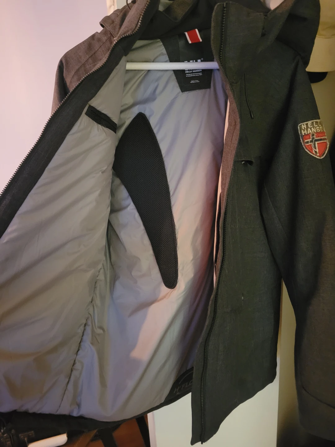 Helly Hansen Men's Winter Jacket - photo 3