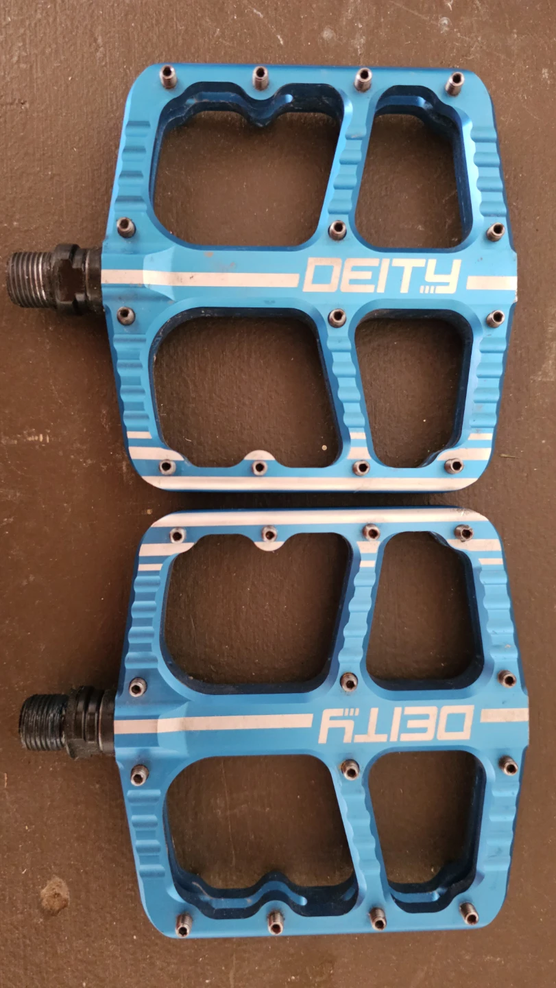 Deity Flattrak Pedals Blue