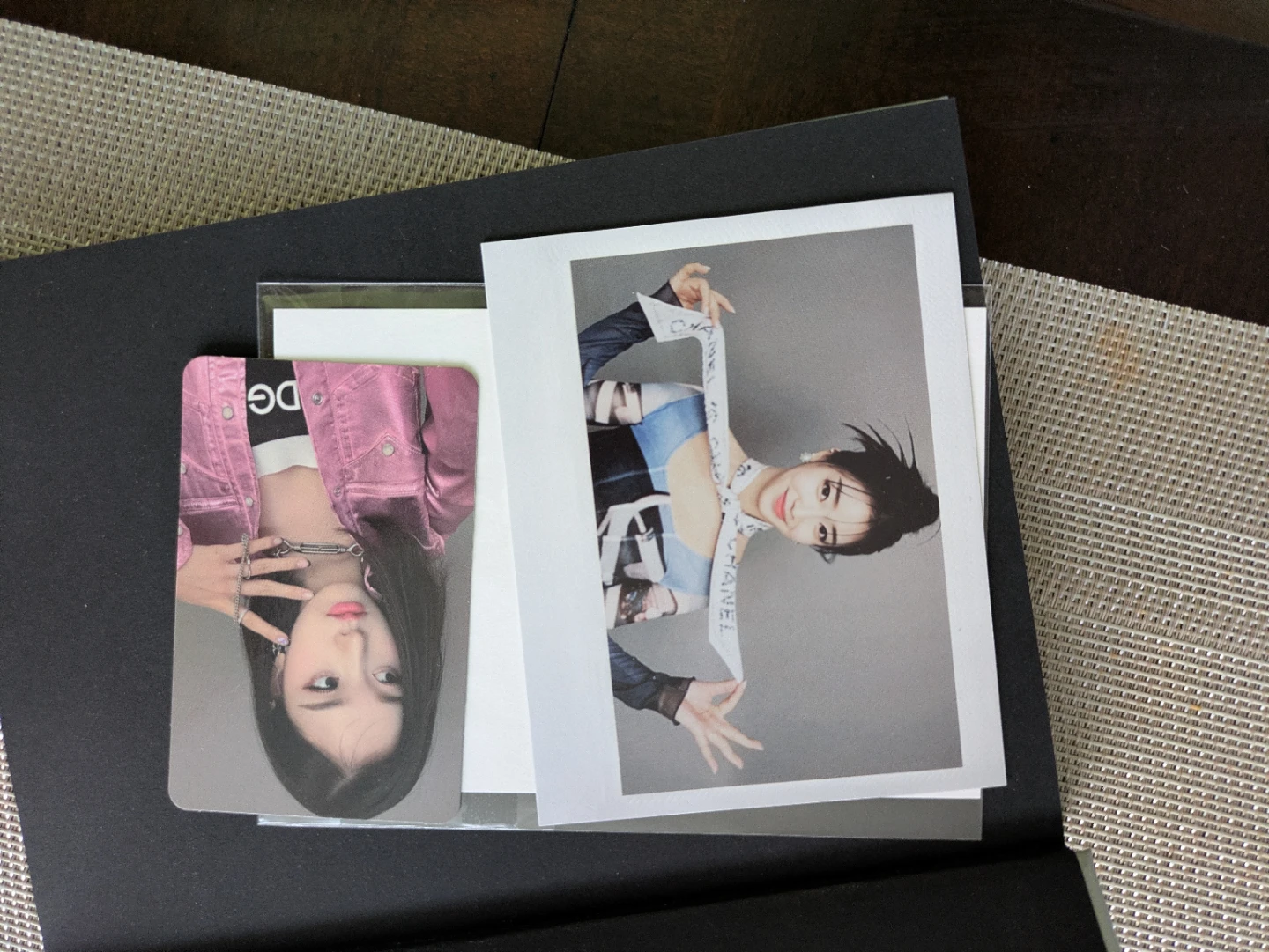 STAYC YOUNG-LUV.COM 2nd Mini Album Photobook - photo 4