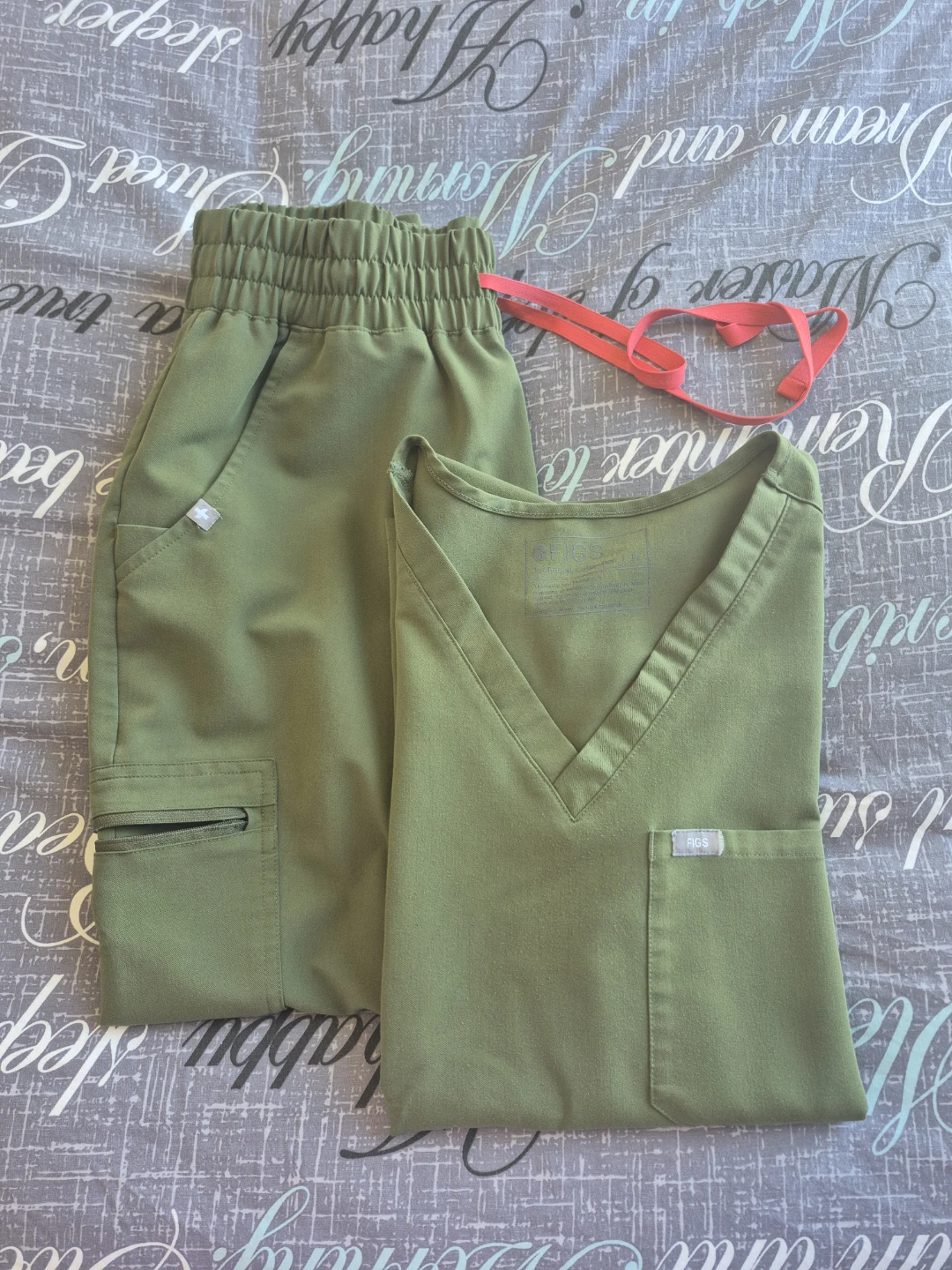 FIGS Scrub Set - Olive Green