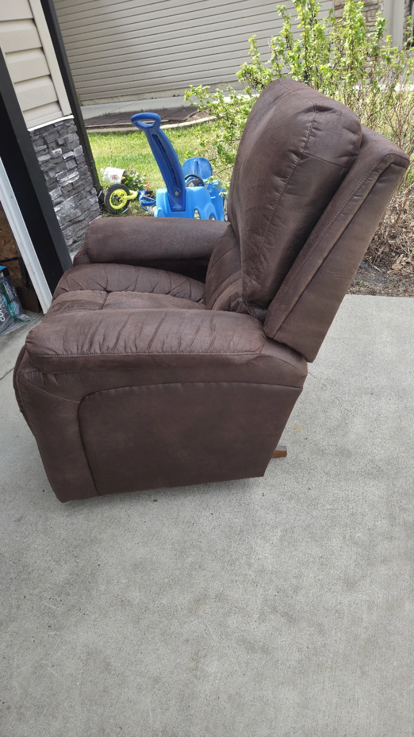 Lazy Boy Recliner - Brown non leather - photo 2