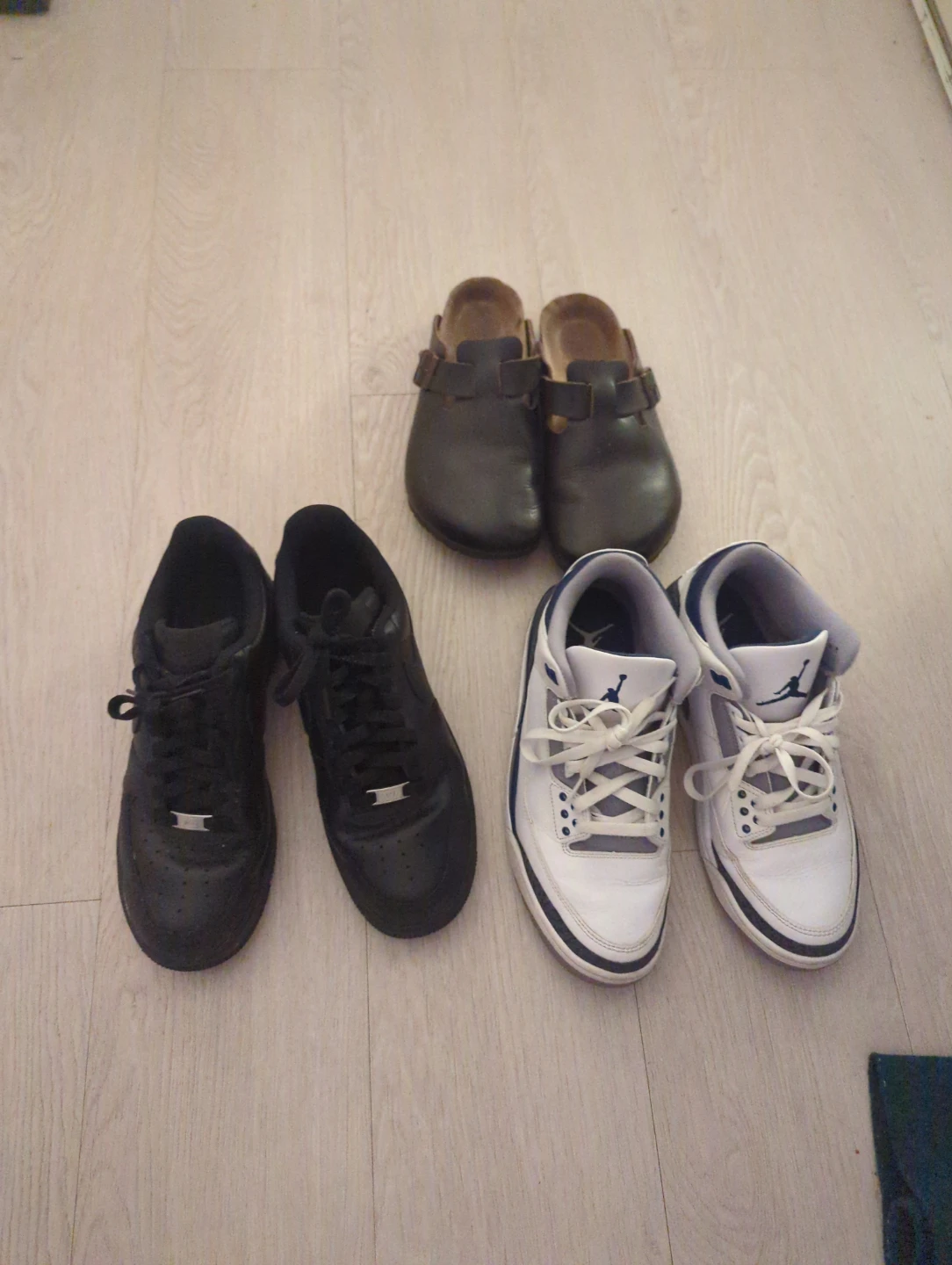 Shoes read description