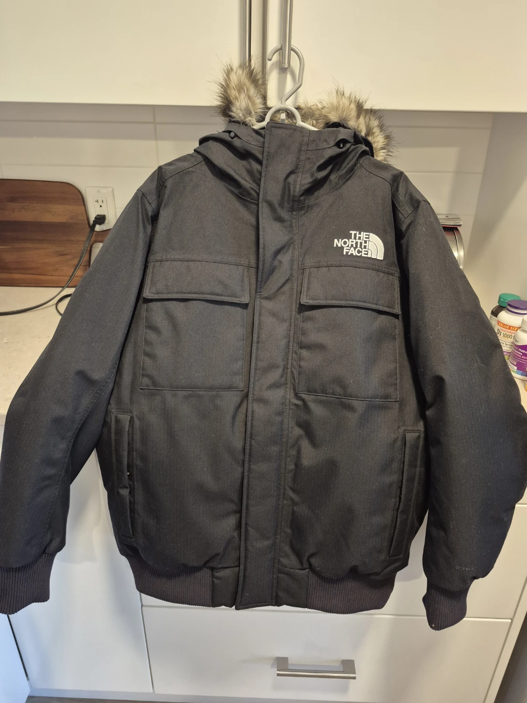 The North Face Puffer Jacket - Men's Medium - Black