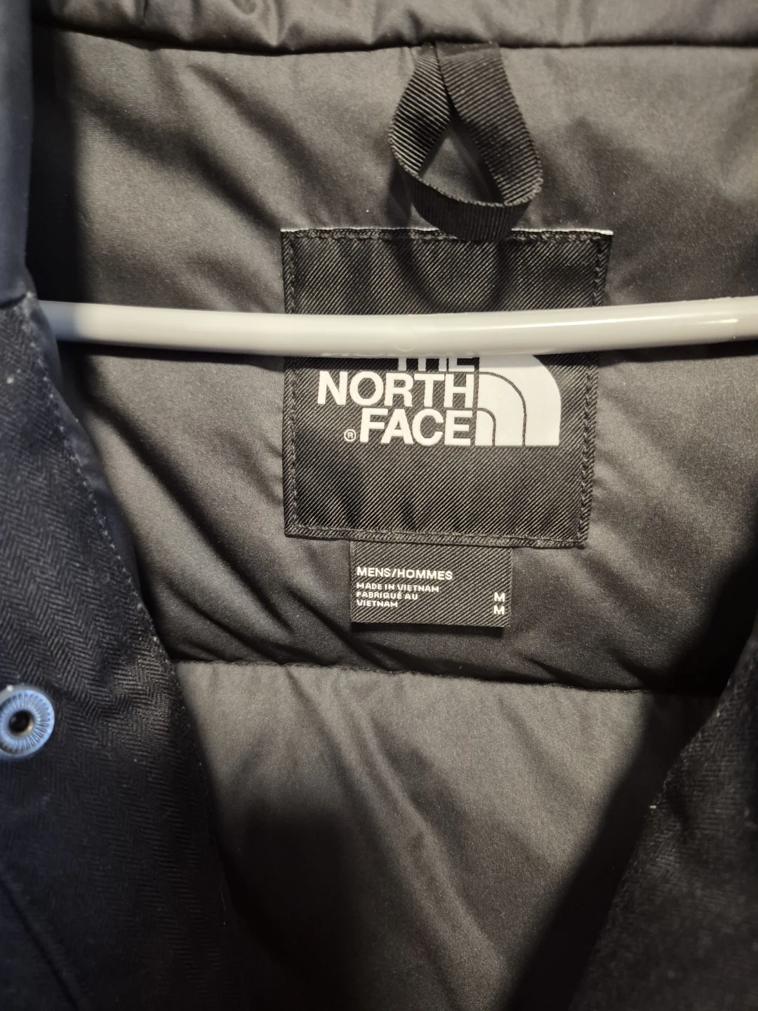 The North Face Puffer Jacket - Men's Medium - Black - photo 2