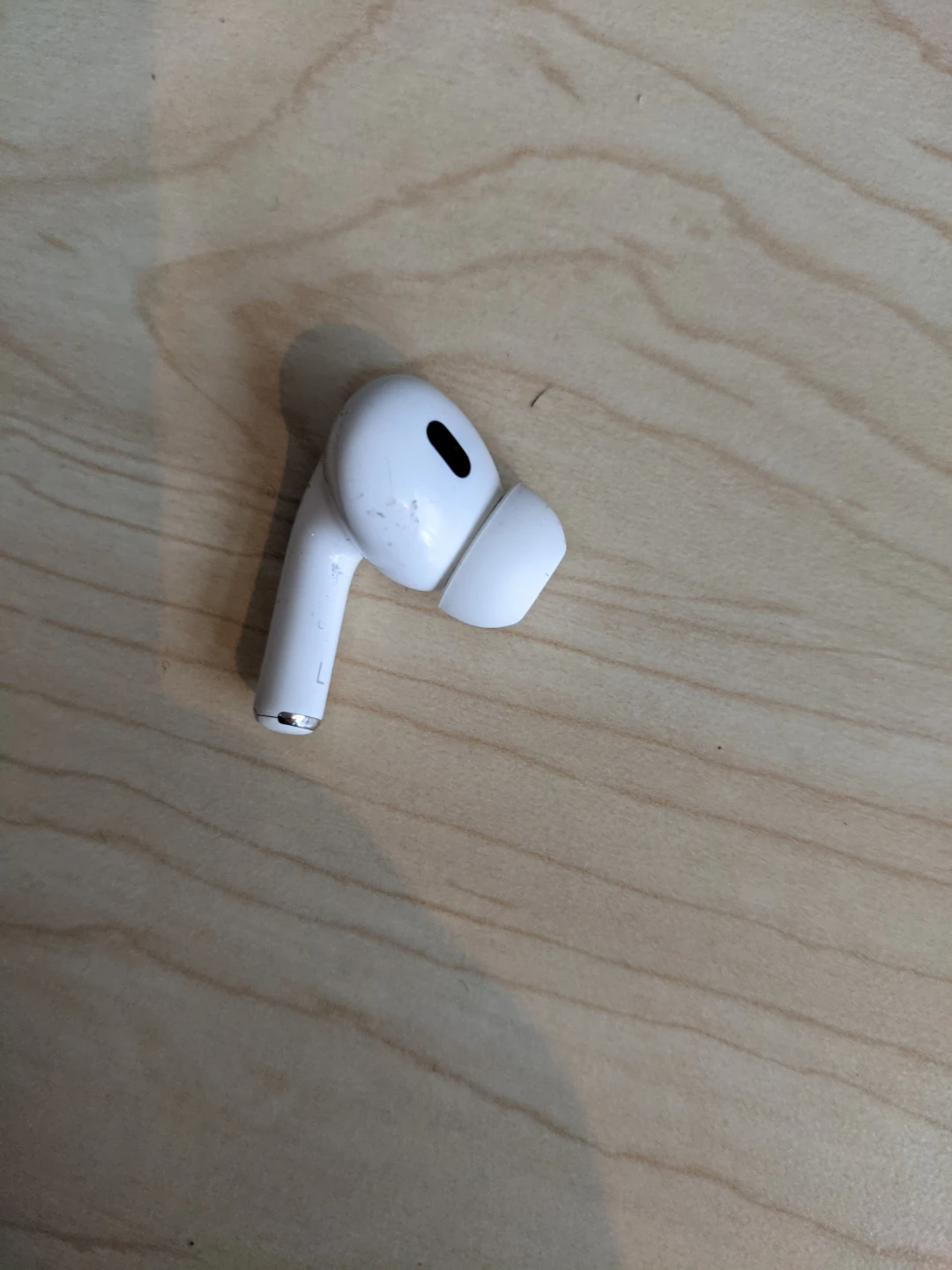 Apple AirPods Pro (left side  Earbud) works