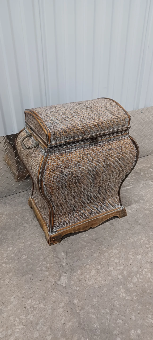 CLASSY SMALL CHEST  good condition  good quality