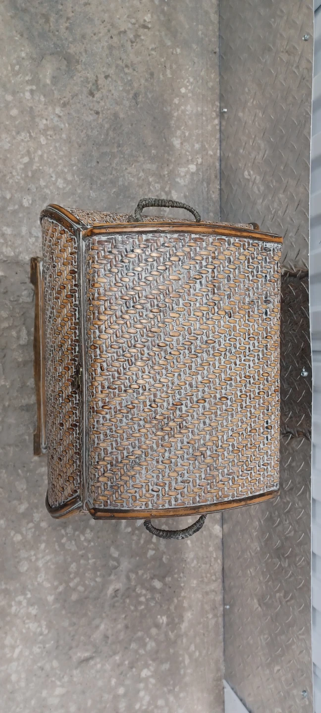 CLASSY SMALL CHEST  good condition  good quality - photo 3