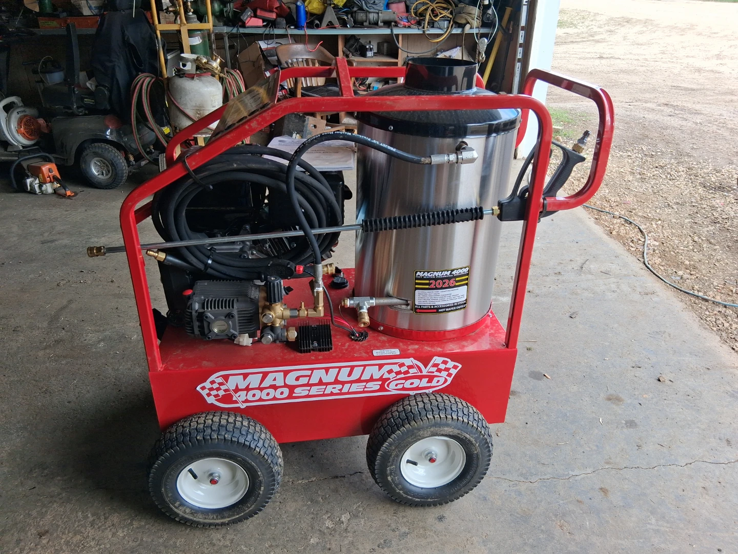 Magnum 4000 Series Gold Hot Water Pressure Washer