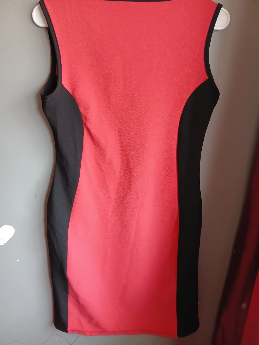 Lilly Millan Red & Black Sleeveless Dress - photo 2