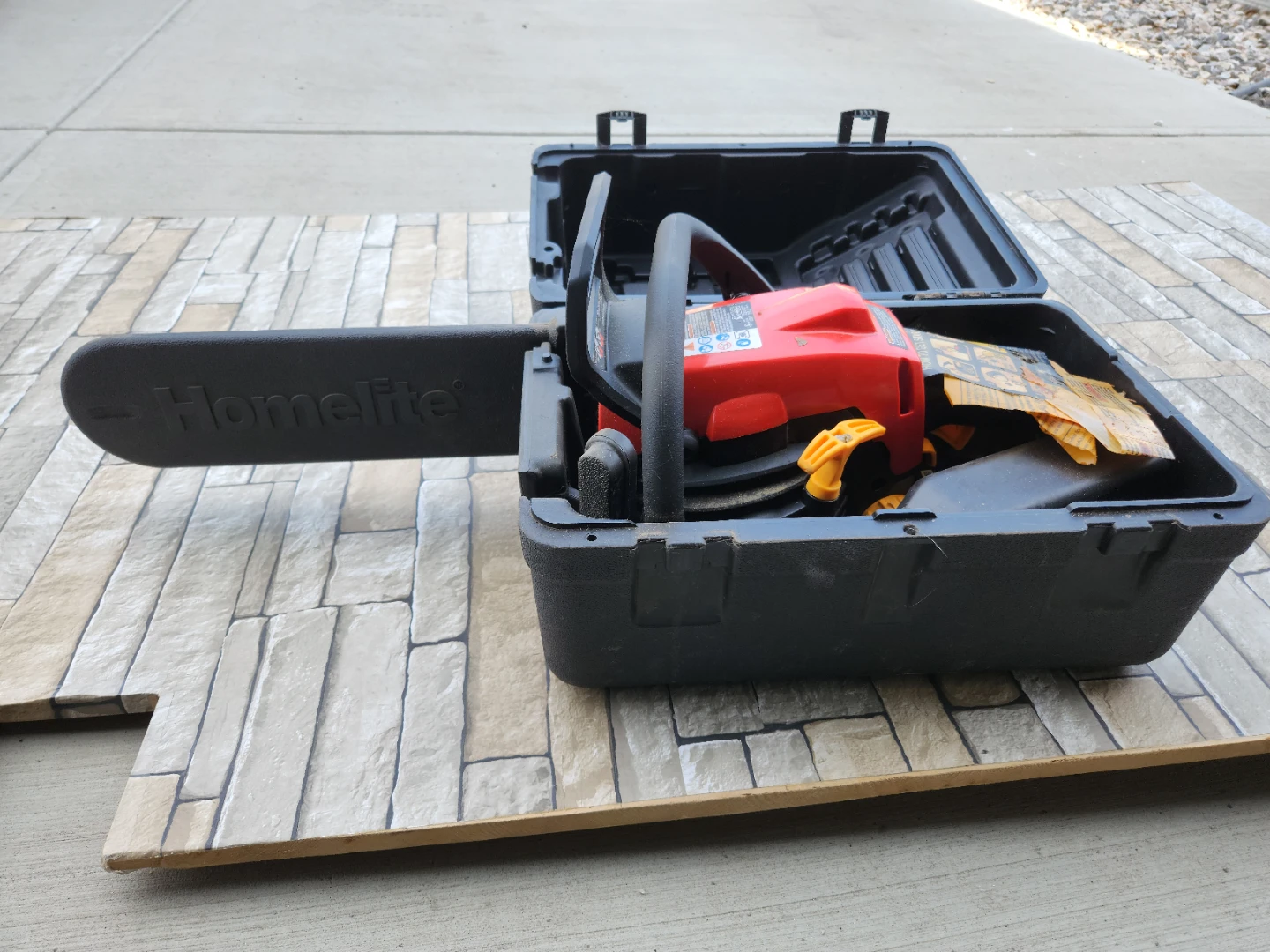 Homelite Chainsaw with Case - photo 3