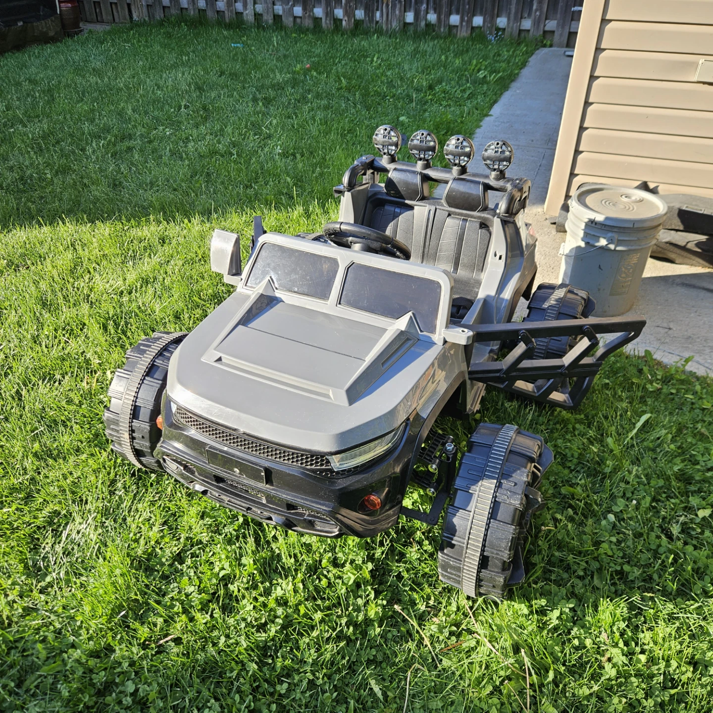 Kids Ride-On Electric Toy Car with Charger