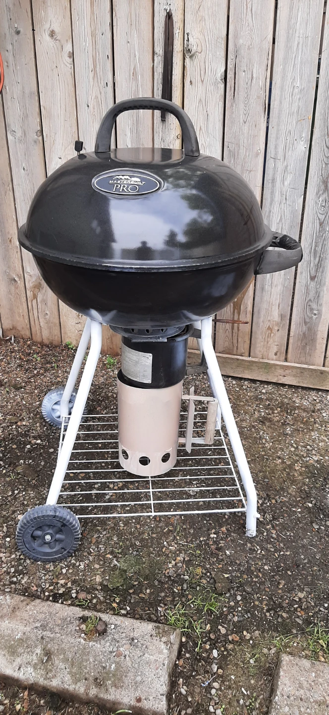 Napoleon Masterbuilt  Charcoal Grill READ DESCRIPTION ON SIZE