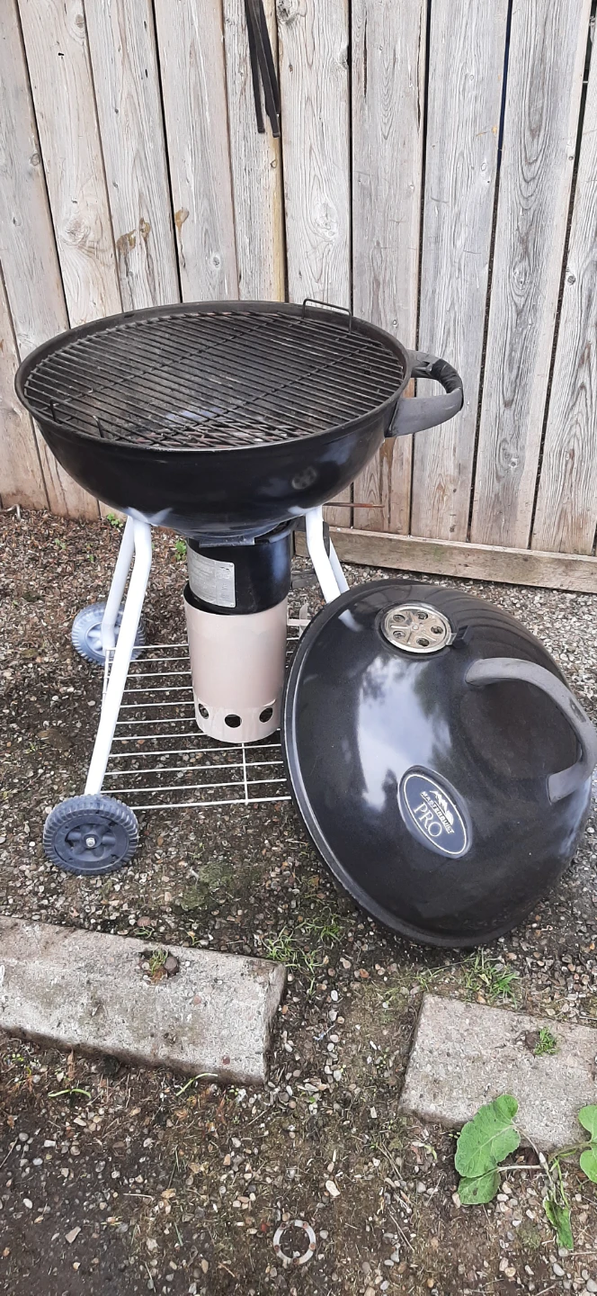 Napoleon Masterbuilt  Charcoal Grill READ DESCRIPTION ON SIZE - photo 2