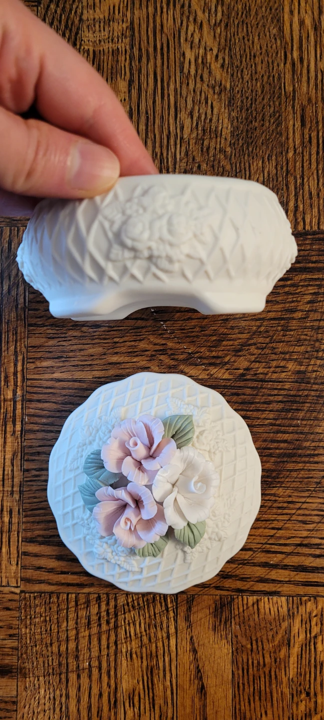 Shiah Yih Porcelain Floral Trinket Box - photo 5