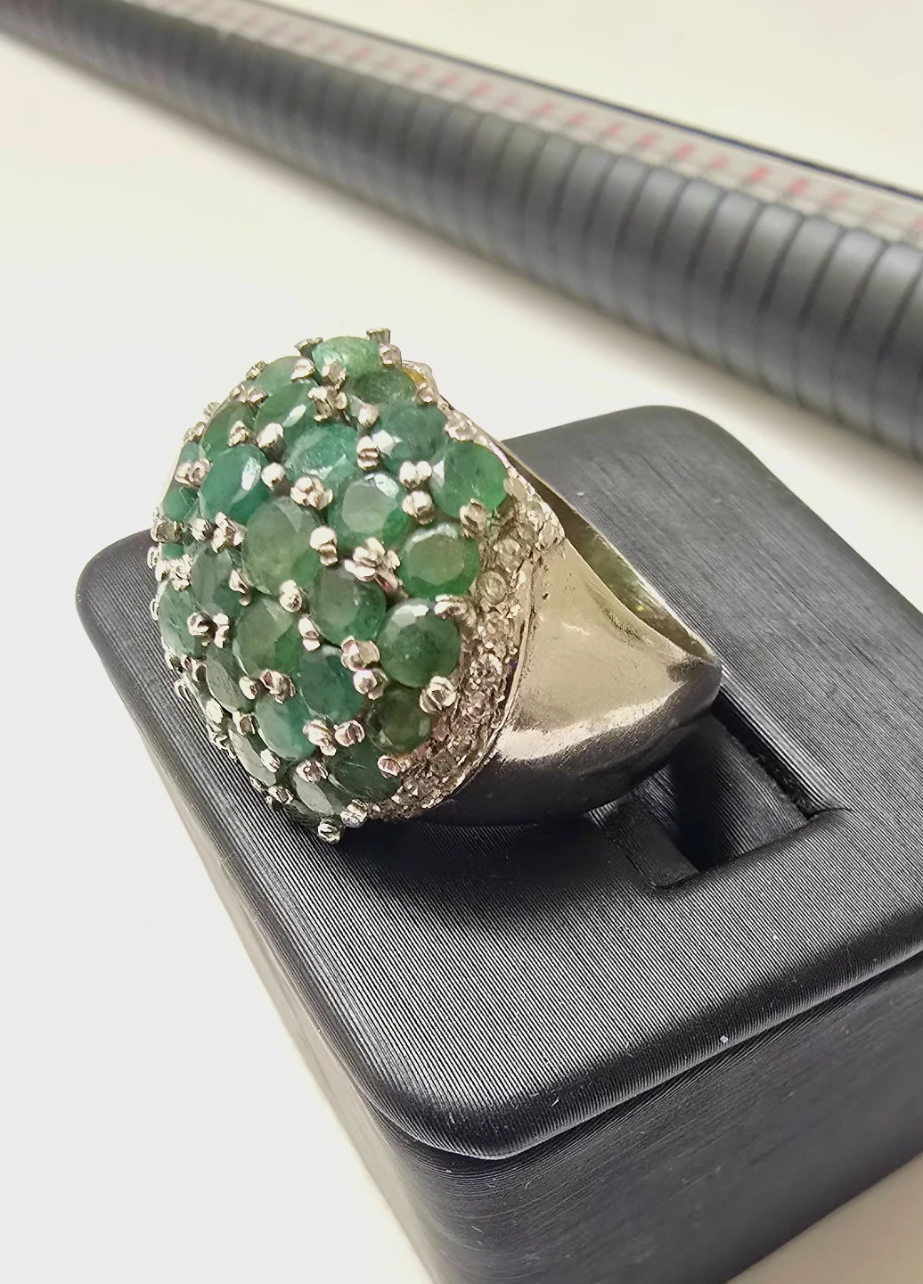Beautiful sparkly Emerald 925 Silver ring for sale - photo 5