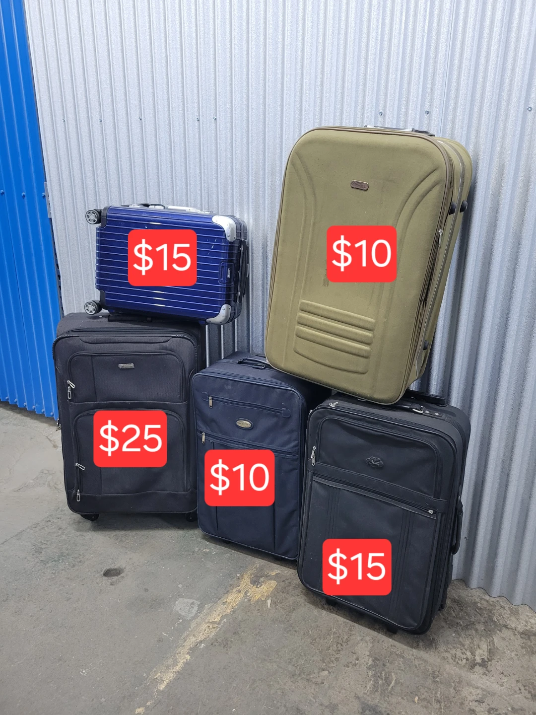 Suitcases - photo 2