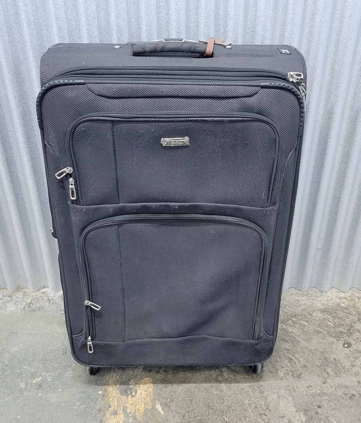 Suitcases - photo 4