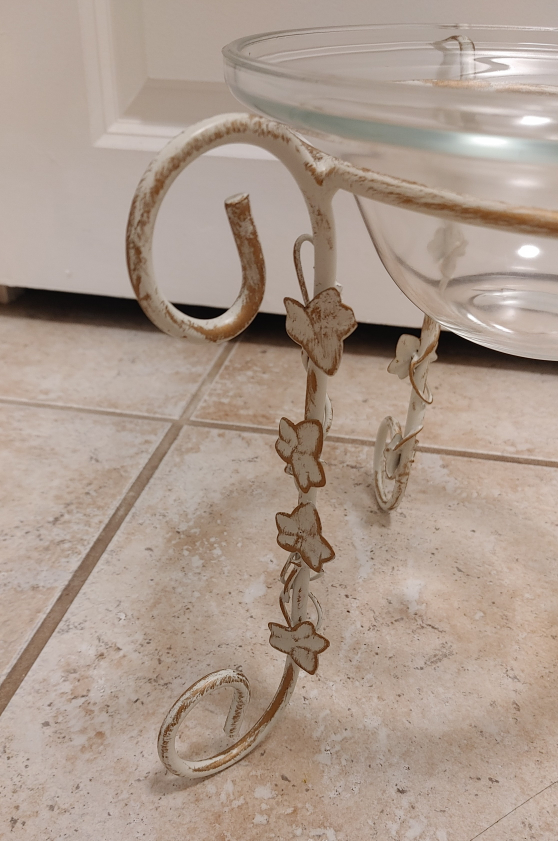 Decorative Metal Plant Stand - photo 3